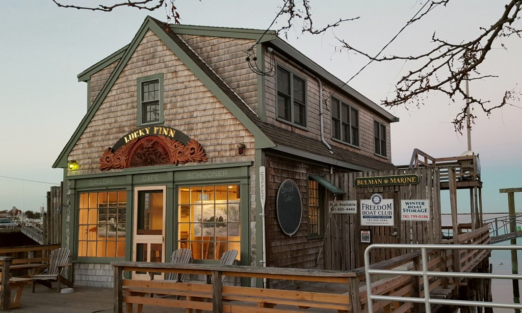 Lucky Finn Cafe, Scituate, Jess Hurley Scott Art, contemporary art, fine artist, waves, seascapes